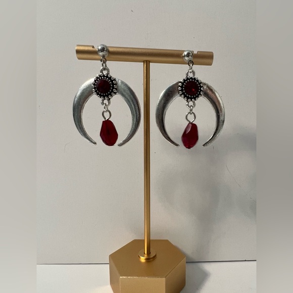 Stylish Goth Dangle Earrings - Silver & Red Elegant Witchy Earrings - Picture 3 of 8